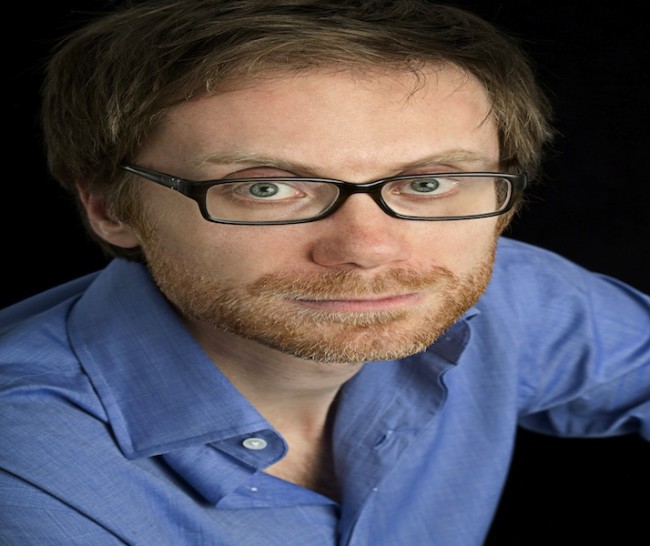 Video Licks: Stephen Merchant Gets Friendly with the Ladies