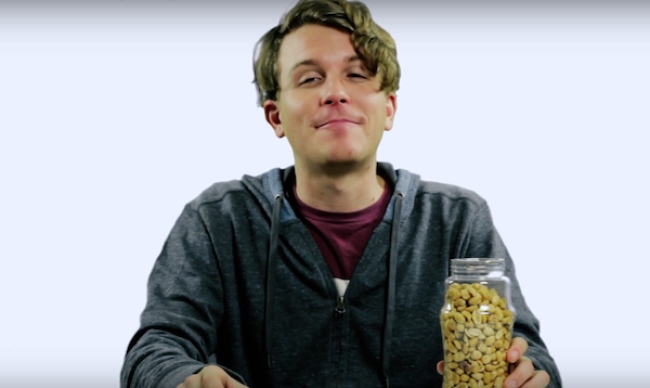Video Licks: You’ll Go Nutty For PEOPLE WITH PEANUT ALLERGIES TRY PEANUTS