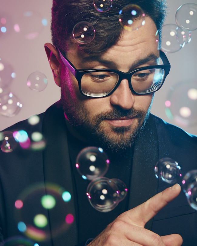 Icing: ELIOT GLAZER Brings His “Haunting Renditions” to The Bell House 4.20