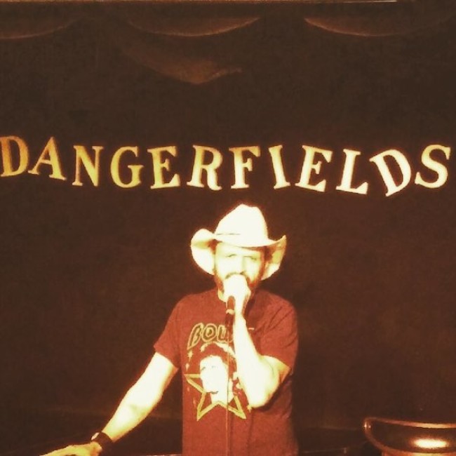 Layers: Comedian DUSTIN CHAFIN Fondly Bids “Adieu” to A Comedy Staple with An “Ode to Dangerfield’s”